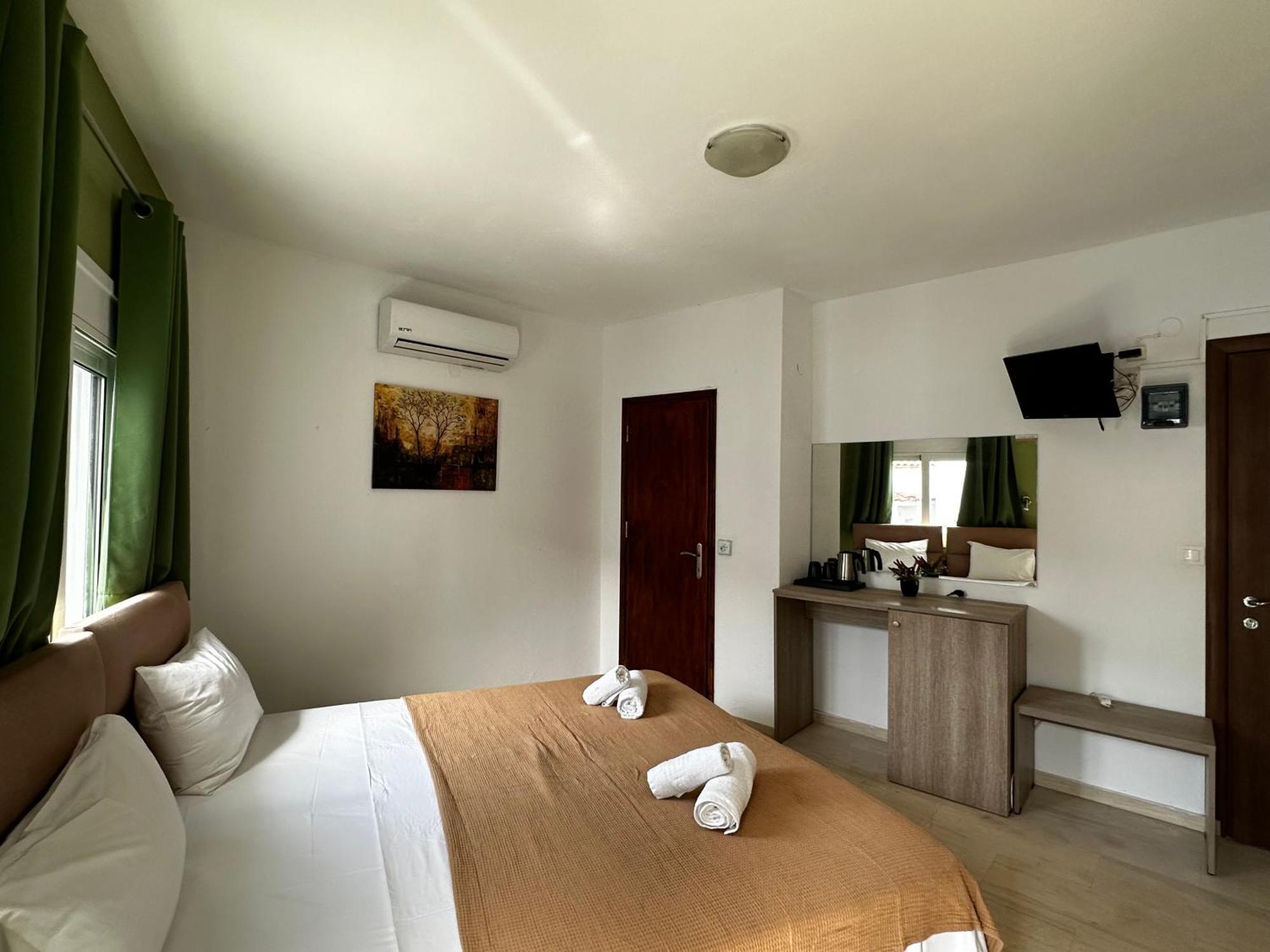 Skiathos Hills Studios ภายนอก รูปภาพ