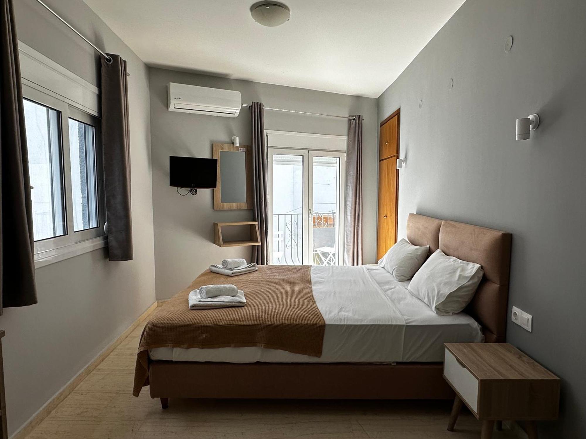 Skiathos Hills Studios ภายนอก รูปภาพ
