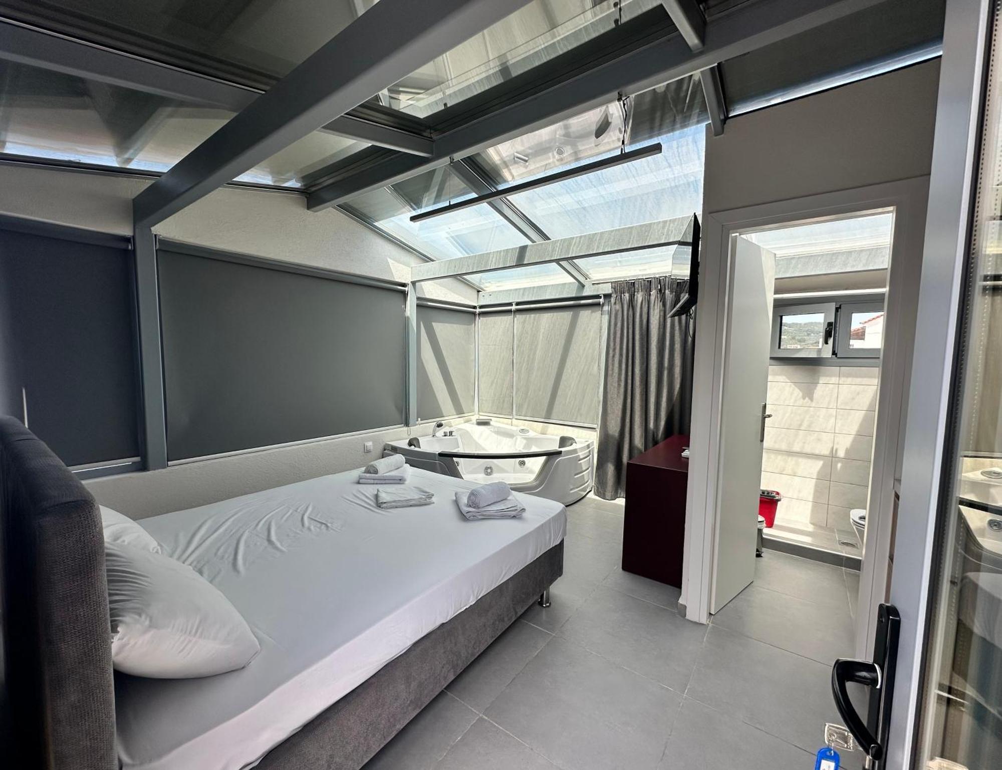 Skiathos Hills Studios ภายนอก รูปภาพ